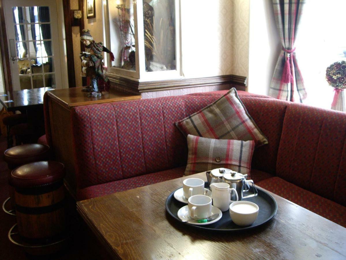 Blue Bell Hotel Белфорд Екстер'єр фото